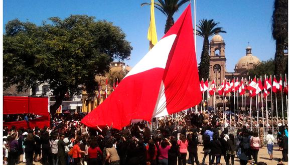 Fiestas de Tacna: revive de cerca el izamiento del sagrado pabellón nacional (VIDEO)