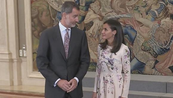 Incidente entre la reina Letizia y el rey Felipe se vuelve viral (VIDEO)
