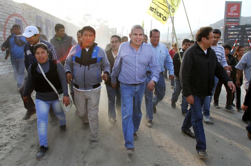 Luis Castañeda dice que acatará fallo del JNE