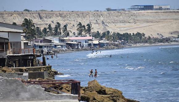 Bañistas acuden a la playa Colán pese a cuarentena por coronavirus