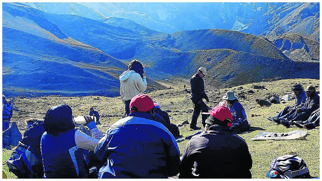 ​Cientos de turistas visitaron el nevado Huagurundo en Pasco