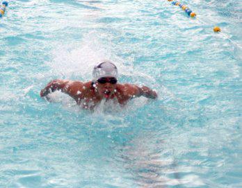 Academia gratuita de natación dicta IPD