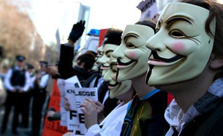 Anonymous cumplió sus amenazas y atacó gobierno peruano y Telefónica