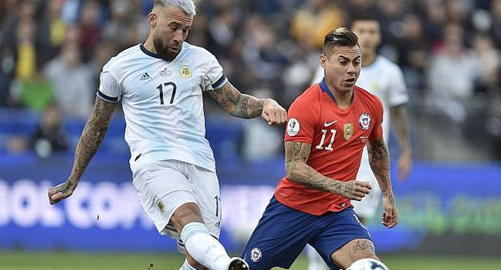 Chile vs argentina. Тату Отаменди на спине.