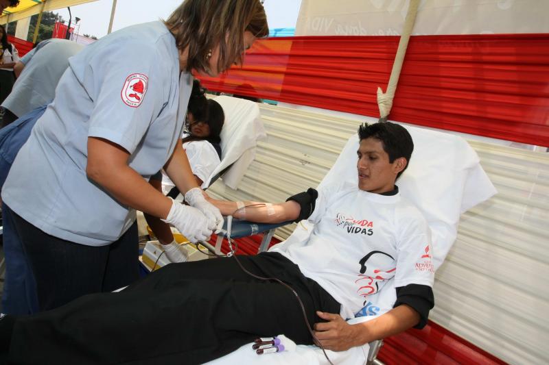 Hospital Cayetano Heredia realiza campaña de donación de sangre 