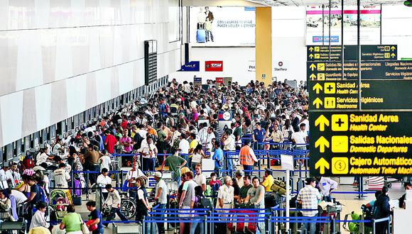 Paro de controladores podría cancelar o retrasar vuelos en aeropuertos del país