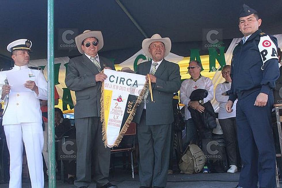 Estudiantes de Circa desfilaron por el Día de San Pedro y San Pablo