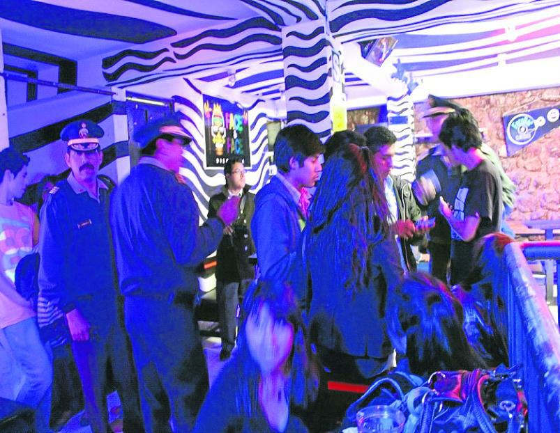 Cusco: discotecas venden alcohol a menores