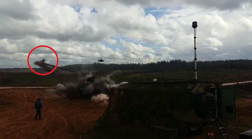 YouTube: el terrible momento en que un helicóptero ruso dispara al público por accidente (VIDEO)