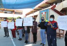Arequipa: Protestan contra la Ugel Norte por obligar a dictar clases presenciales
