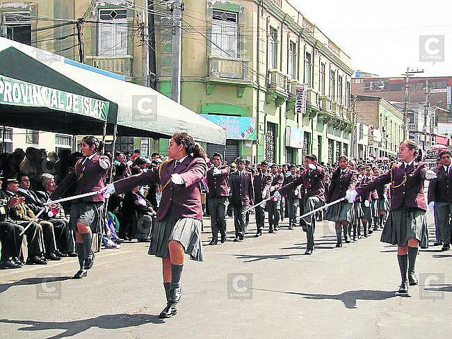 Desfile de Fiestas Patrias genera discrepancias entre autoridades de Islay