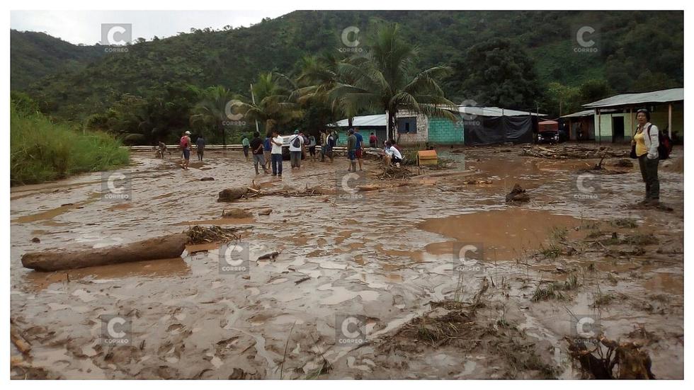 Lluvias y deslizamientos de tierra provocan cierre de carretera en Selva Central (VIDEO)