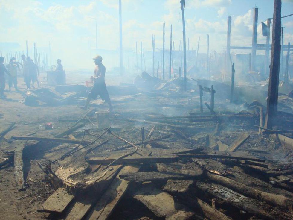 Incendio deja sin viviendas a 200 personas