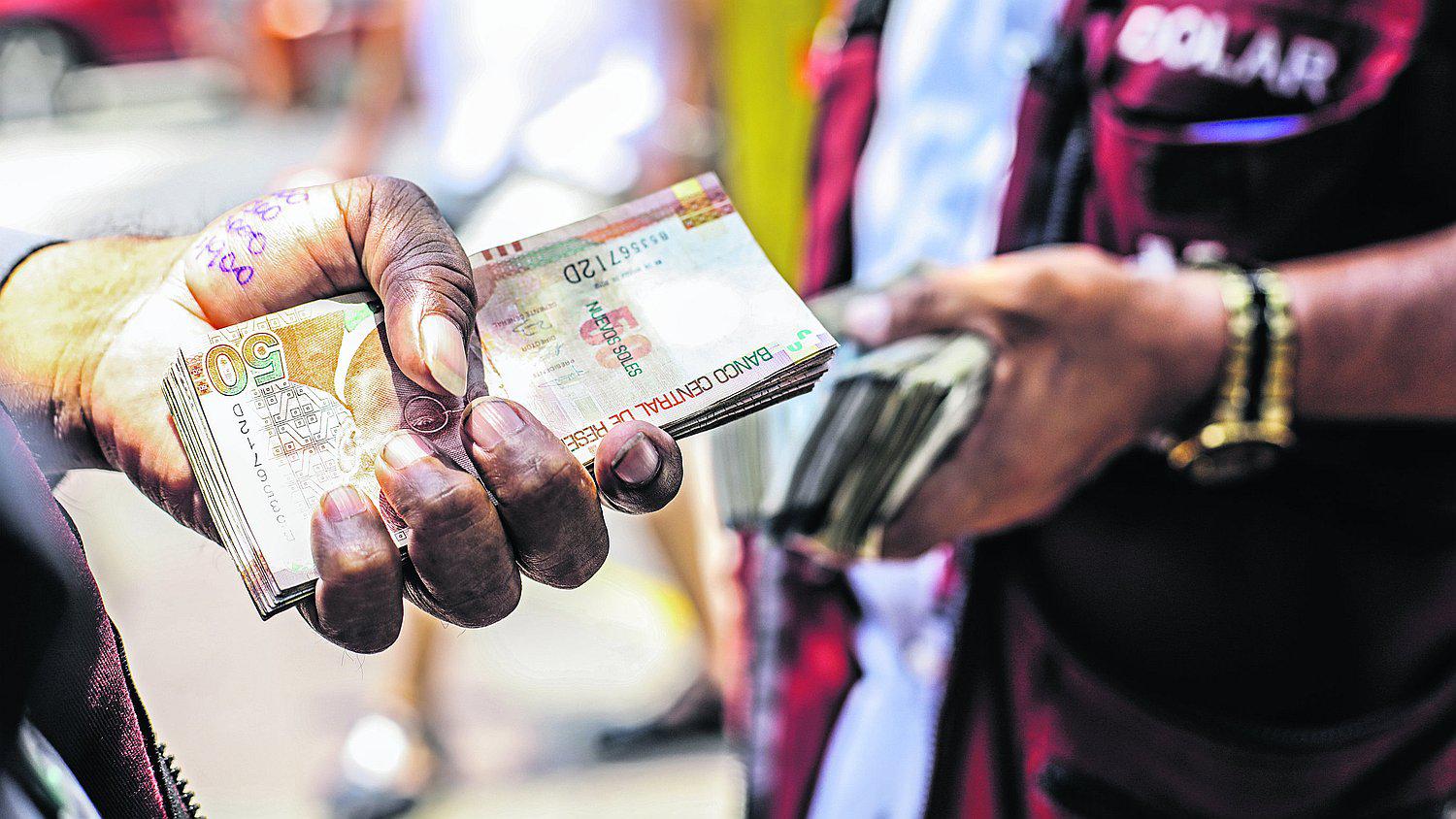 Miraflores: Cambistas presentarán acción de amparo contra ordenanza que los sacará de las calles