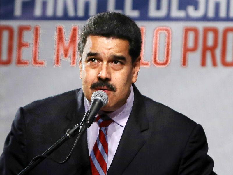 Nicolás Maduro pide ayuda a oposición para superar crisis económica