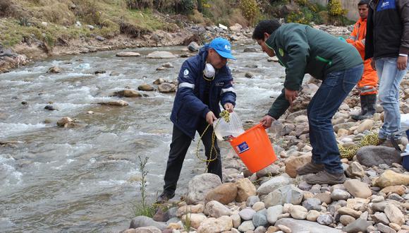 Monitorean río Yauli para saber nivel de contaminación 