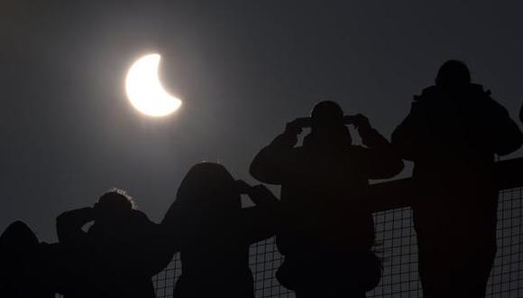 El mundo observa el primer eclipse solar del año (Siga la señal en VIVO)