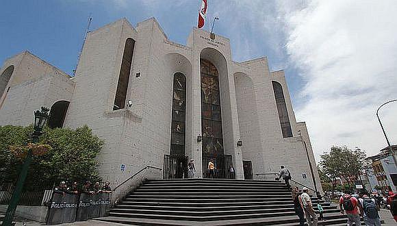 Varón fue atrapado por el personal de seguridad de la Corte Superior de Justicia de Arequipa.
