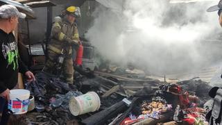 Van a un entierro y su vivienda se incendia en Huancavelica (FOTOS - VIDEO)