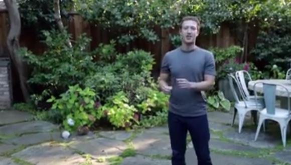 Mark Zuckerberg reta a Bill Gates a echarse agua helada en la cabeza por una causa benéfica