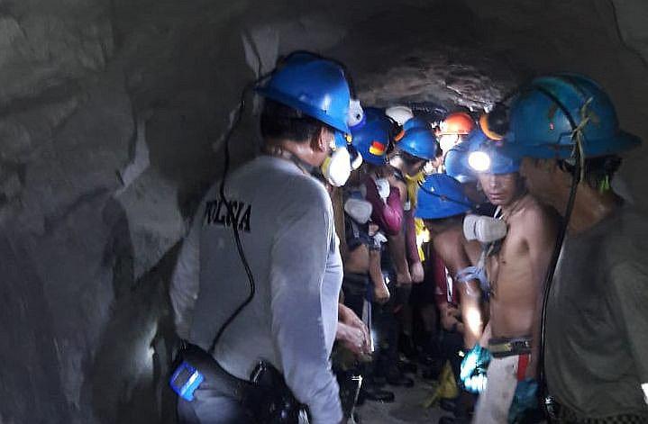 ​Mineros se enfrentan en Iquipí-Río Grande