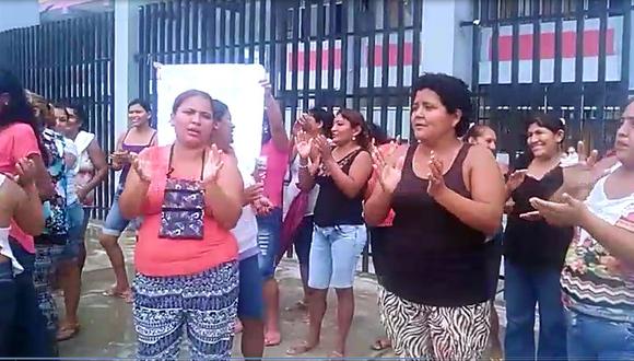 Tumbes: Padres de familia del colegio Túpac Amaru protestan por falta de culminación de obra (VIDEO) 