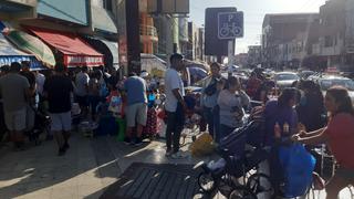 Tacna: Caos y aglomeración por masiva presencia de compradores y ambulantes