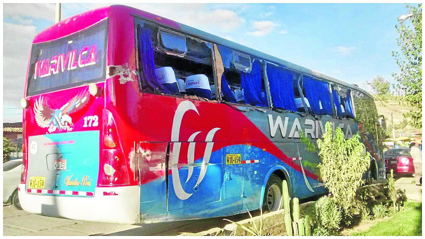 Jauja: chofer evita chocar con camión y se despista por salvar la vida de 50 viajeros