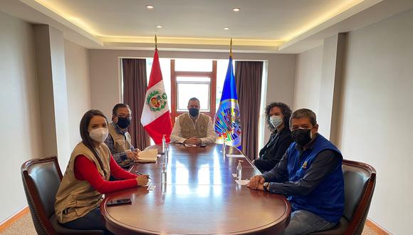 La misión de la OEA sostuvo un encuentro con los integrantes de Transparencia. (Foto: @OEA_oficial)