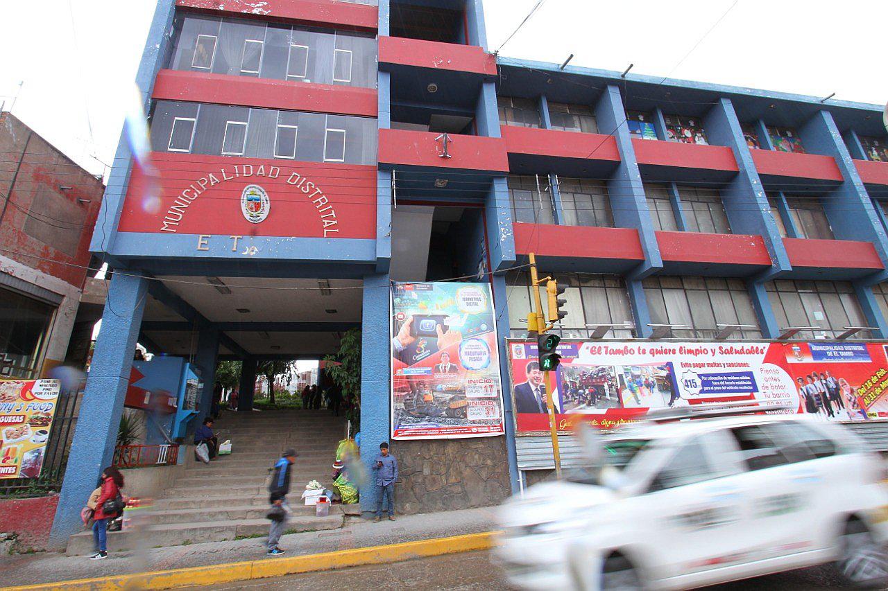 ​El distrito de El Tambo de aniversario y en 75 años, pocas cosas han mejorado 