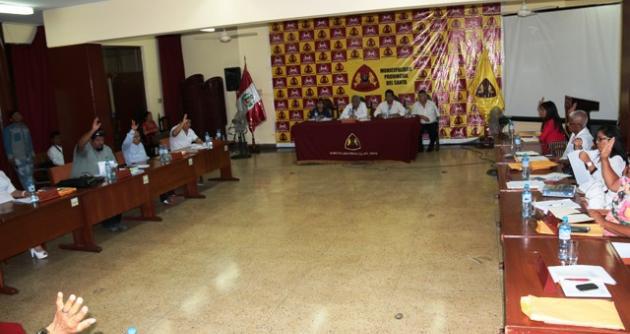 Chimbote: Pleno edil aprueba voto de censura contra Waldo