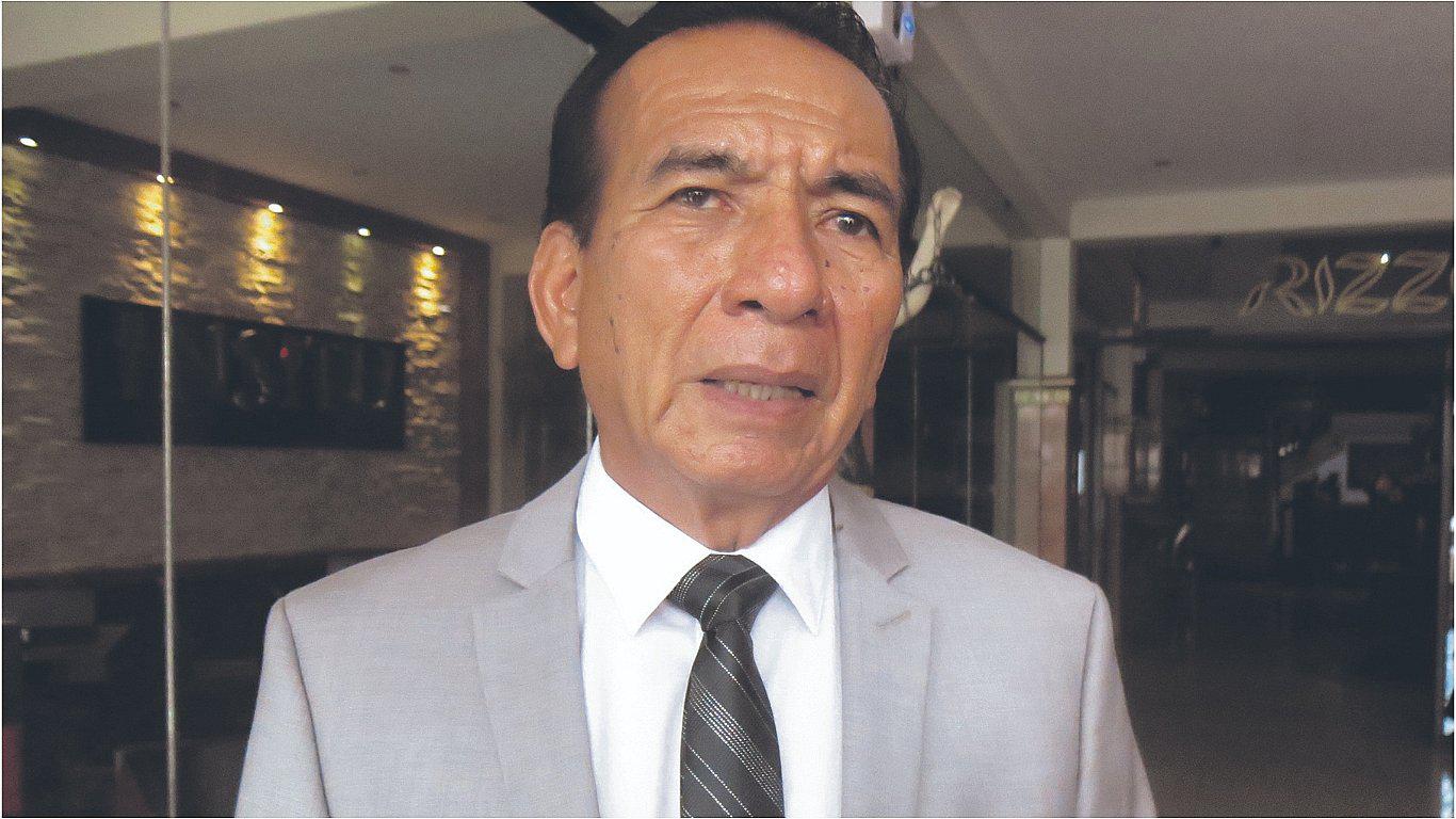 El gobernador regional Ricardo Flores no quiere ser fiscalizado por congresistas