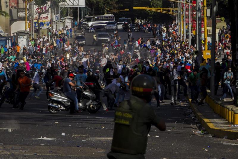 Venezuela: Muere estudiante en protesta contra Nicolás Maduro