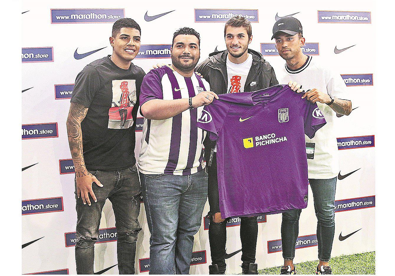 Alianza Lima presenta camiseta blanquimorada que usará en octubre
