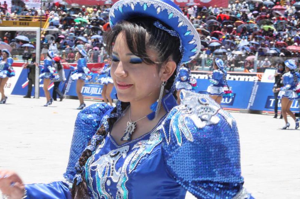 Candelaria: Belleza puneña resalta en traje de luces (FOTOS)