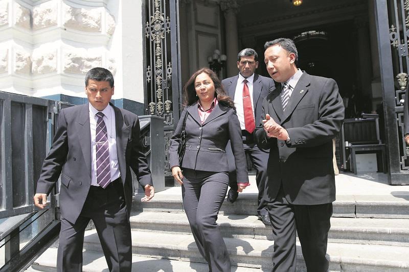 Agente de DINI obtuvo ficha de Marisol Espinoza antes de seguirla