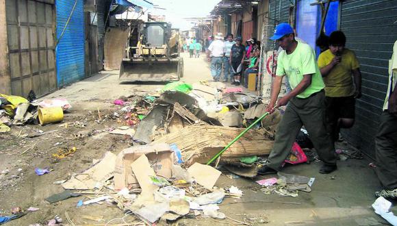 Limpieza total en  mercado de abastos en Chincha