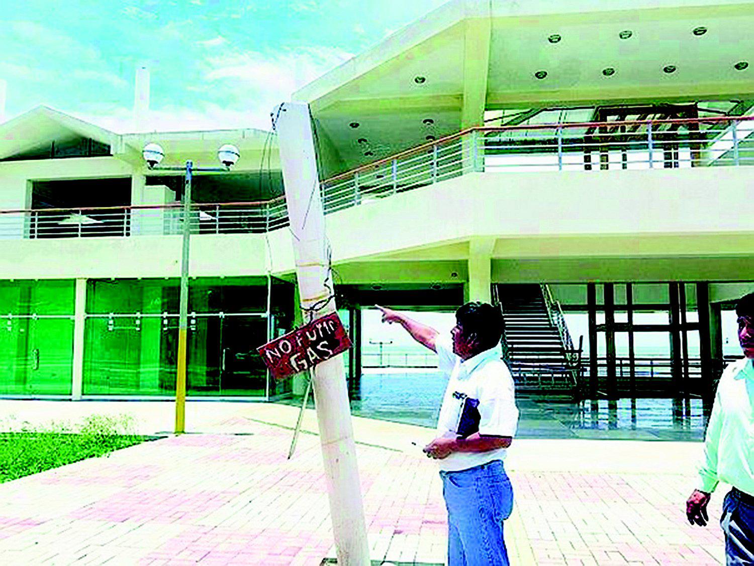 López pone bajo la lupa licitación para culminar el malecón de Zorritos