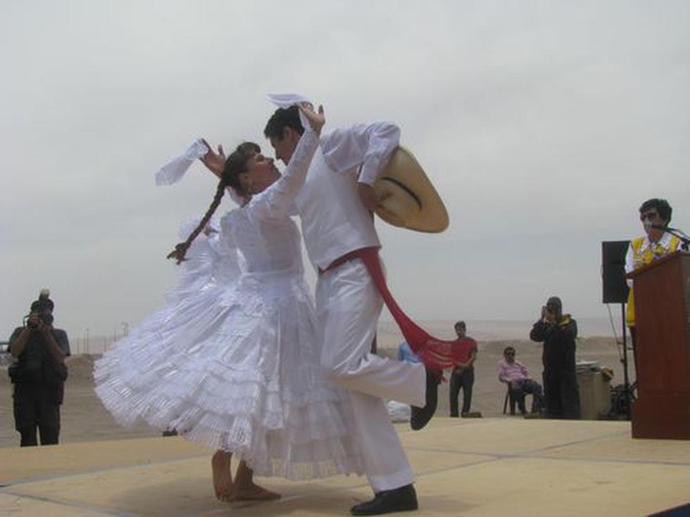 FOTOS: Chile y Perú unidos en un "abrazo por la paz" 