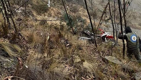 Motociclista murió tras caer a un barranco en el distrito de Cuyocuyo