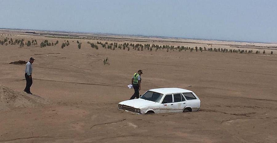 Río Seco se desborda  en el distrito La Yarada Los Palos
