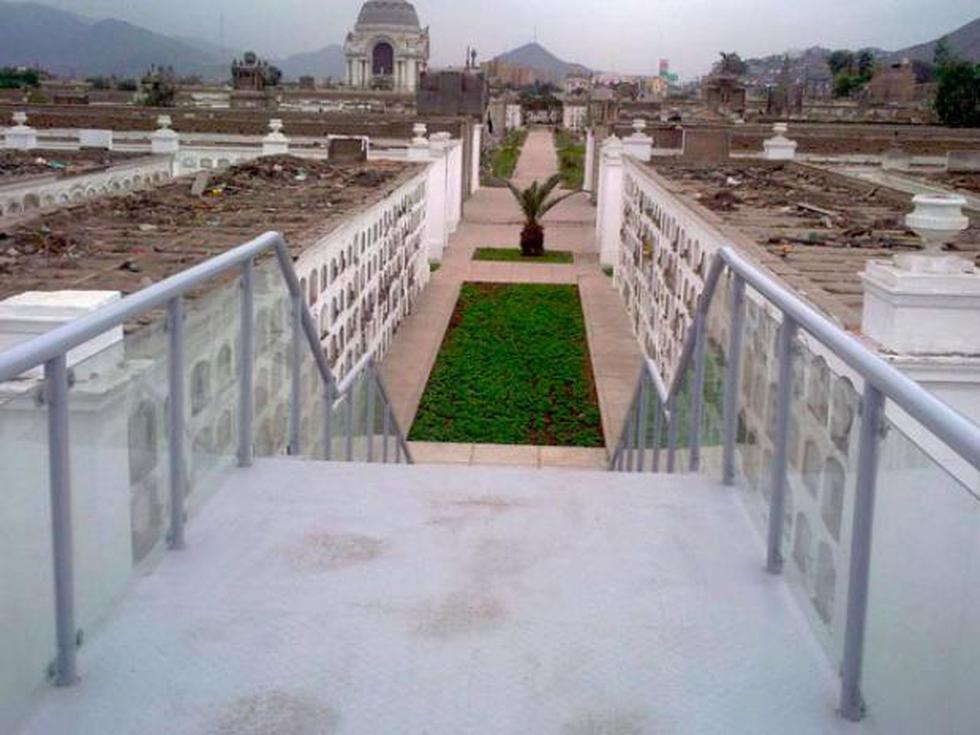 Redes sociales: usuarios critican estación de Metro de Lima en cementerio 