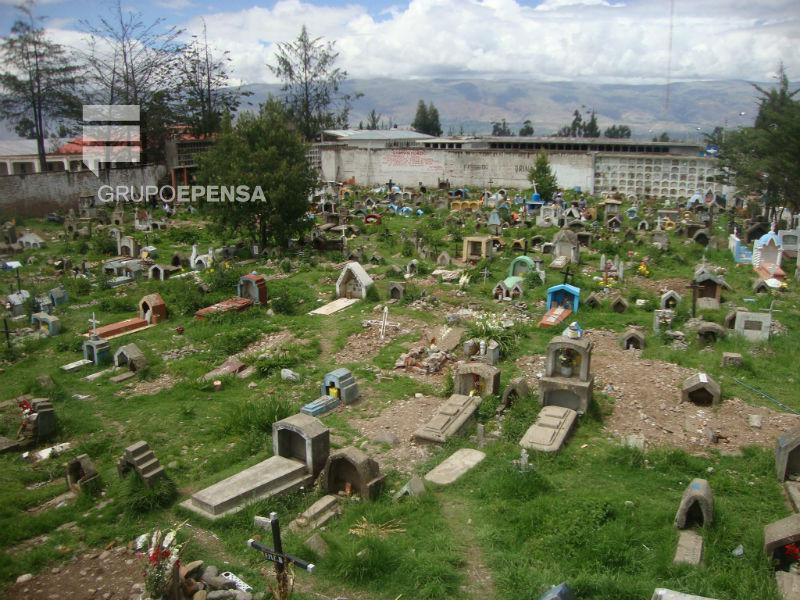 En cementerio de Umuto reubican 1500 cadáveres
