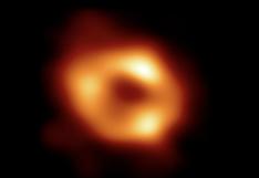 Primera imagen del agujero negro en nuestra galaxia que coincide con predicciones de Einstein 