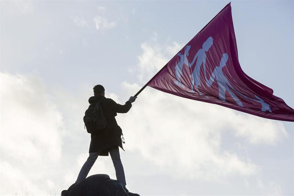 Francia: Decenas de miles de personas defienden en calles la familia tradicional