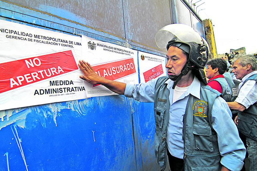 Tensión en La Parada: Comerciantes se mantienen atrincherados 