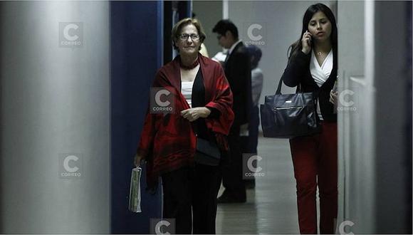 Susana Villarán se retiró del Ministerio Público tras diligencia de deslacrado (FOTOS y VIDEO)