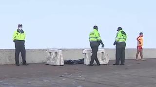 Hallan cadáver de hombre de unos 35 años en la playa Punta Roquitas, en Miraflores