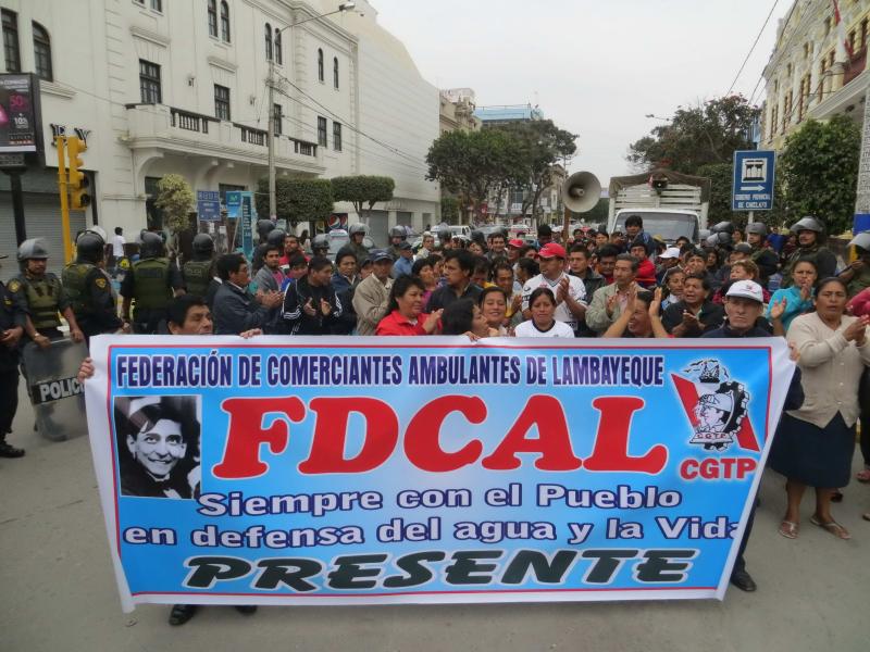 Ambulantes salen hoy a las calles