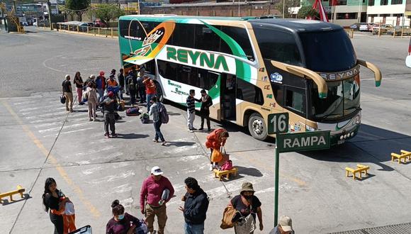 Los Pasajeros de la empresa Reyna que fueron asaltados en carretera llegaron a Arequipa